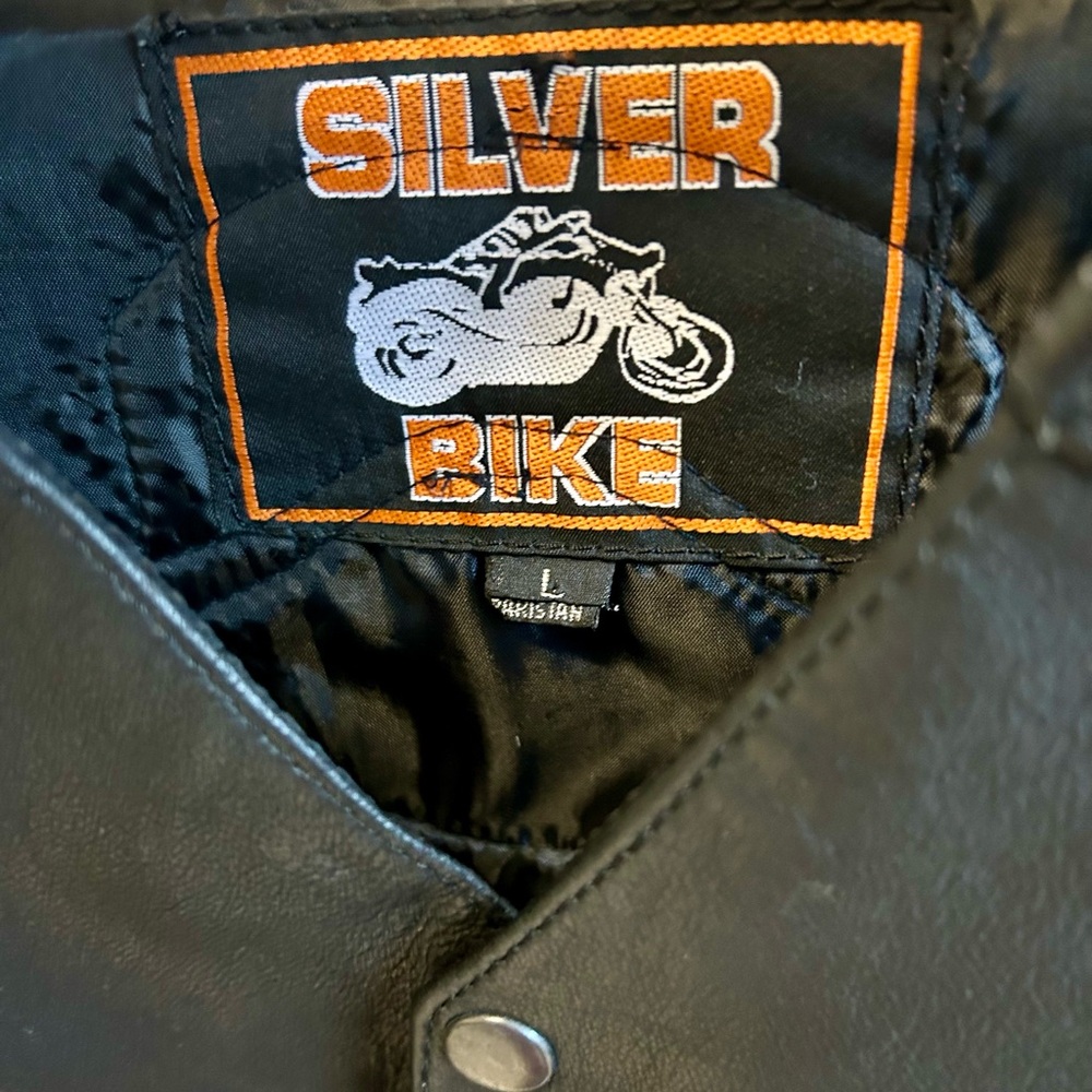 Silver Bike Black Leather Vest - Harley Davidson - Like New (Large) - Picture 3 of 8
